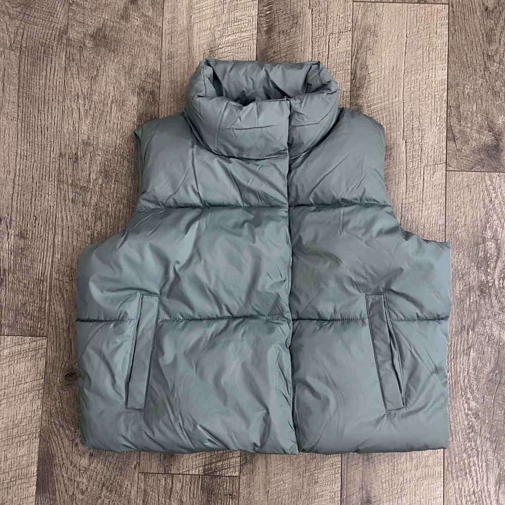 Old‎ Navy Mens Puffer Vest Sage Green Quilted Mock Neck Full Zip Size M 54023